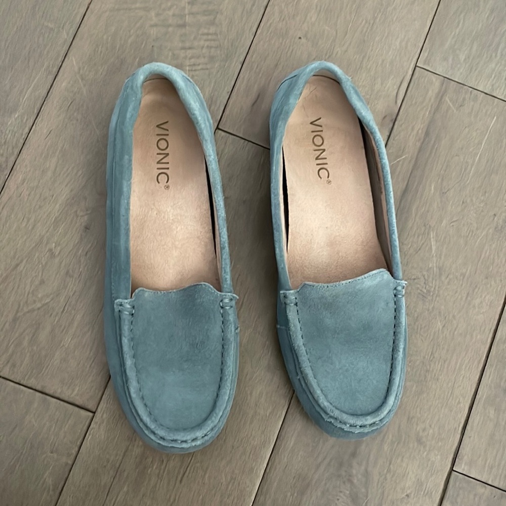 Vionic Debbie blue suede loafer women’s size 8